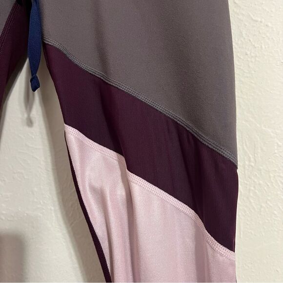 Fabletics mesh cutout drawstring workout leggings, gray pink and maroon size XS - Picture 4 of 4